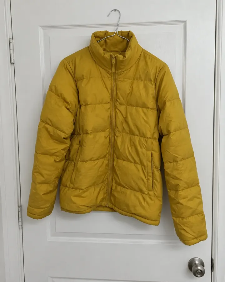 Vorher: Jacke am Bügel